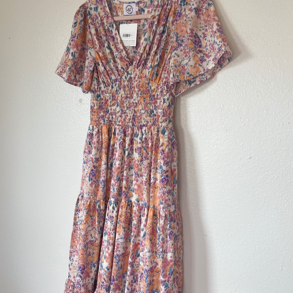 Floral Spring Dress - New with Tags  🏷️ 🌸